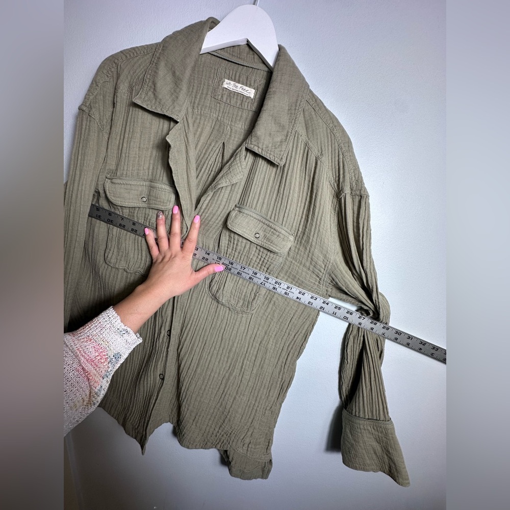 We The Free Izzy Cargo Double Cloth Buttondown in Sage Green Size Small - Picture 13 of 15